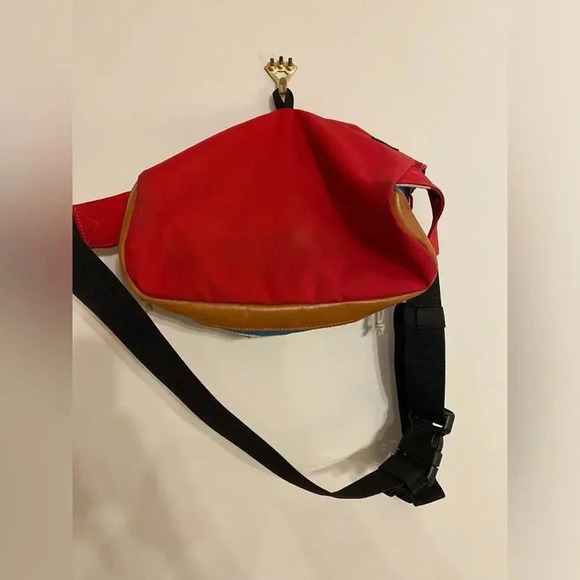 🌈 Mini But Mighty! Mountainsmith Lumbar Pack 🏕️ - Picture 6 of 7